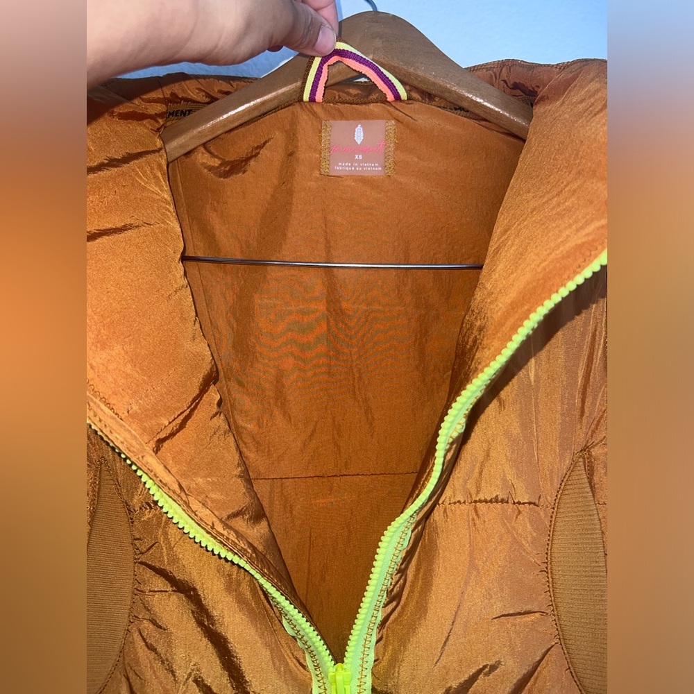 FP Movement On the Move Insulated Vest  Women's XS check measurements - Picture 4 of 6